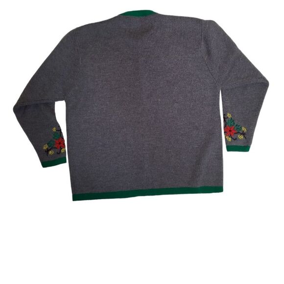 VINTAGE 80s gray embroidered poinsettia button up holiday cardigan sweater M - Picture 2 of 7